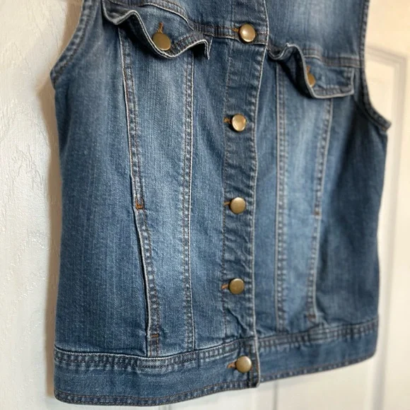 Jean Vest - Picture 2 of 14